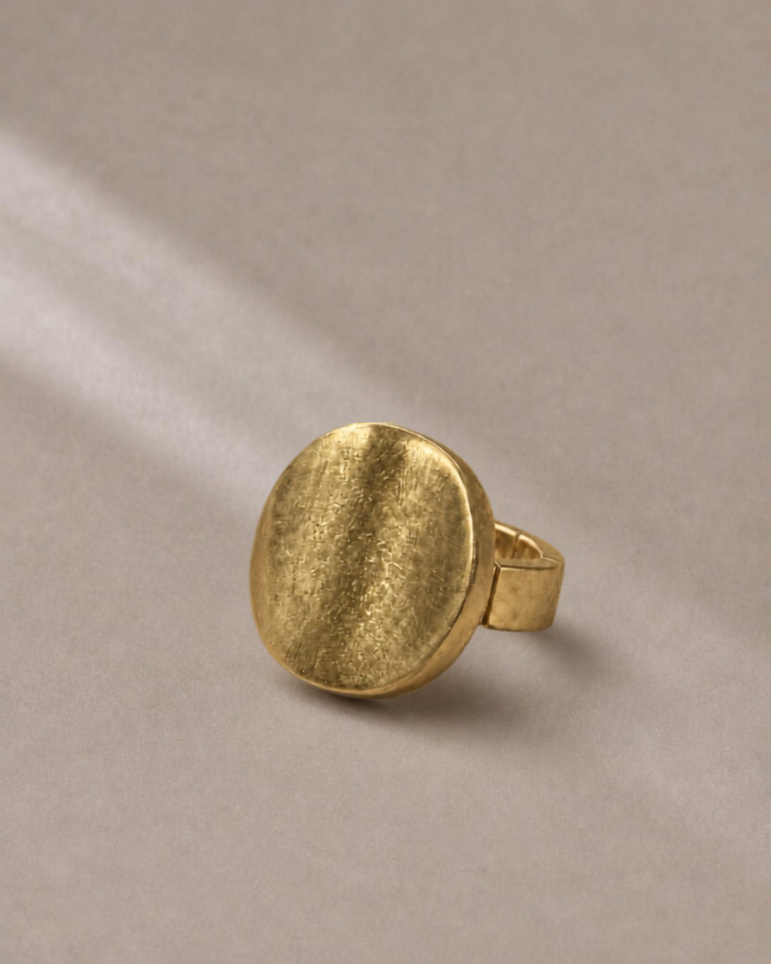 Anillo Elara