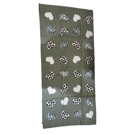 Pañuelo verde corazones