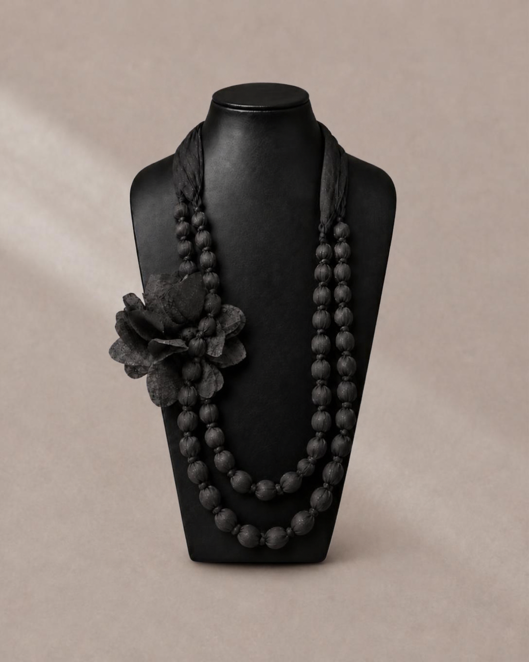 Collar Bolitas Mia
