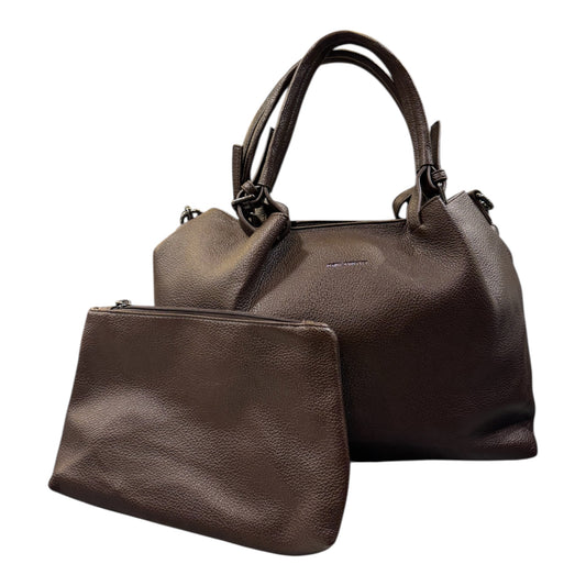 Bolso con neceser